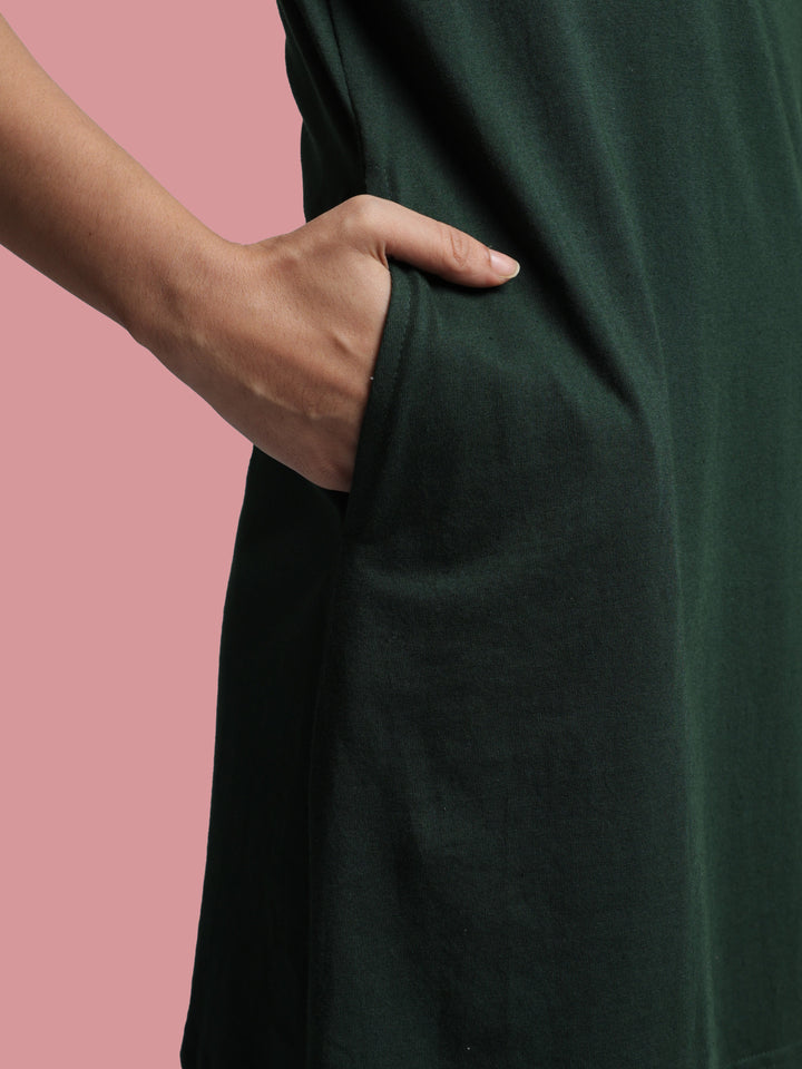 Green cotton gym long tshirt for women with comfortable hip-length fit