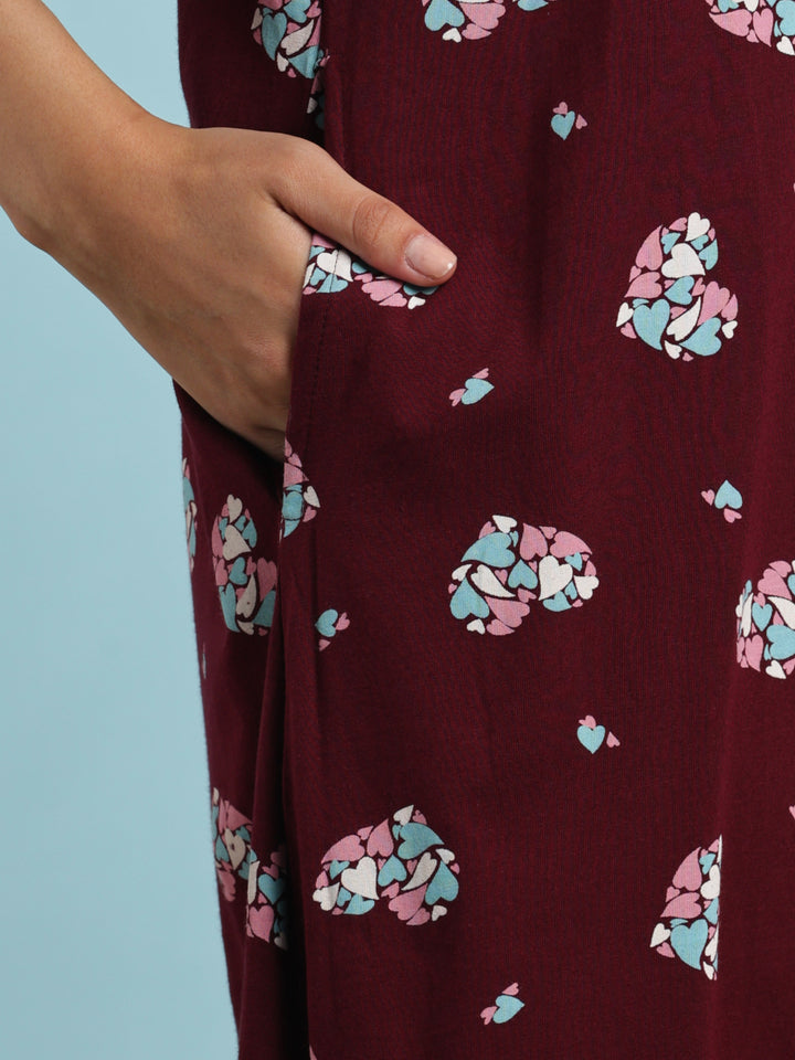 Maroon heart printed short nighty for women online