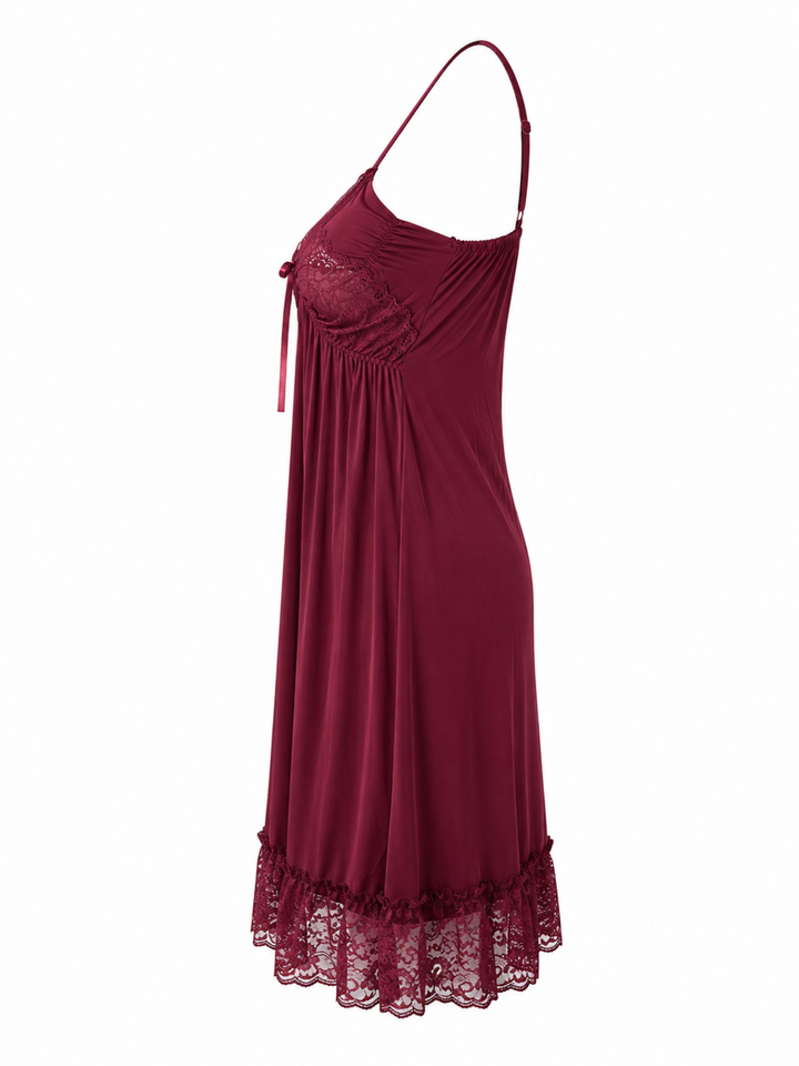 Honeymoon clothes for women who love elegant lace details