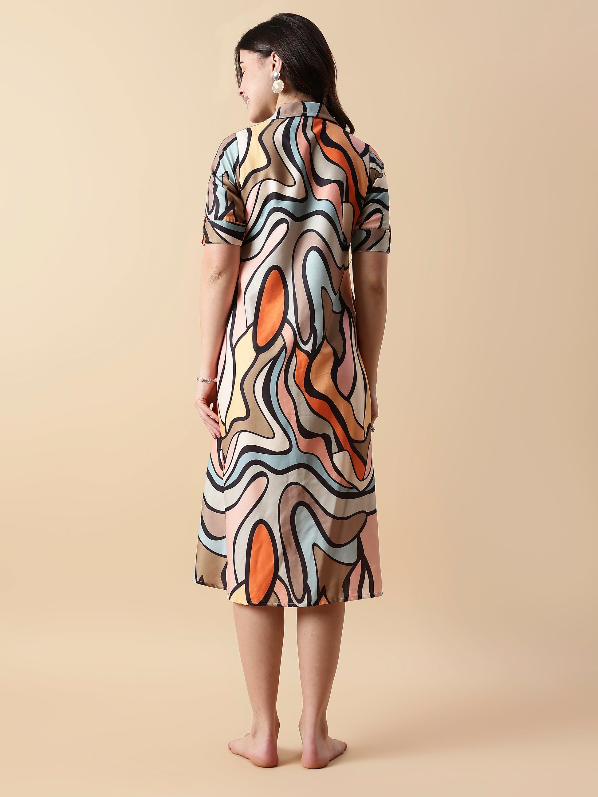 Modern retro print nightdress for girls with short sleeves and shirt collar button front