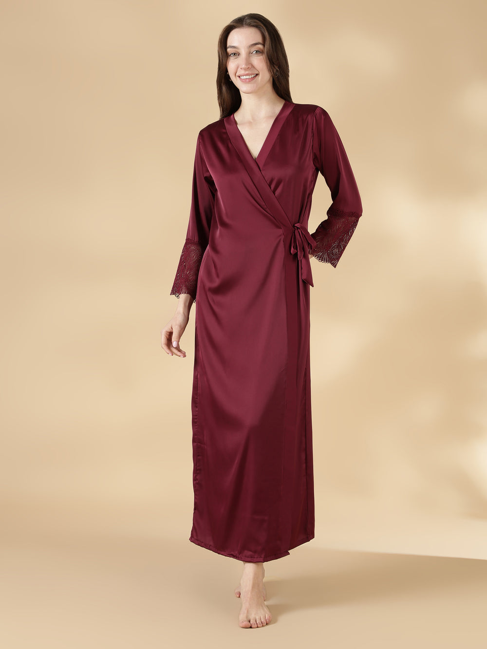 Romantic night dress for ladies with elegant satin robe